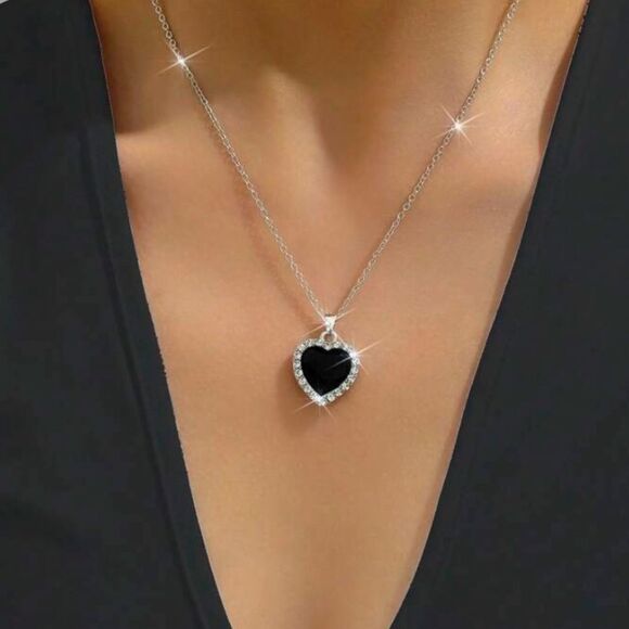 3for$20 Fashionable Heart Shape Pendant Necklace Suit For Women - Picture 1 of 3